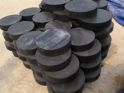 龙泉市板式橡胶支座由若干层橡胶片与薄钢板经加压硫化